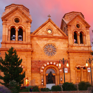 La médiation commence entre les avocats de l'archidiocèse de Santa Fe et les victimes d'abus du clergé